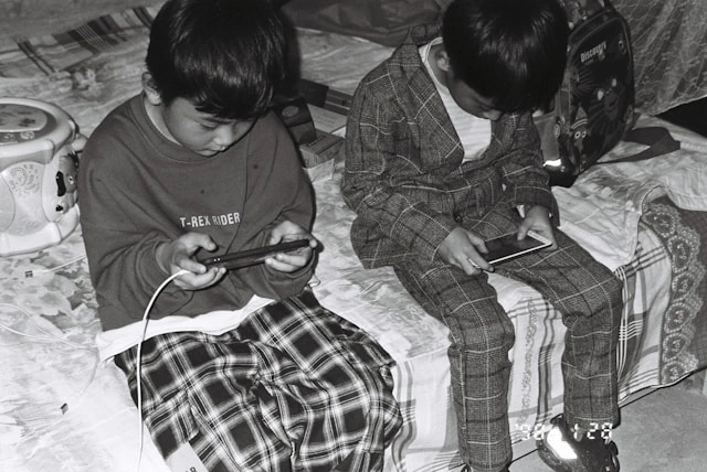 Kinder und Smartphones